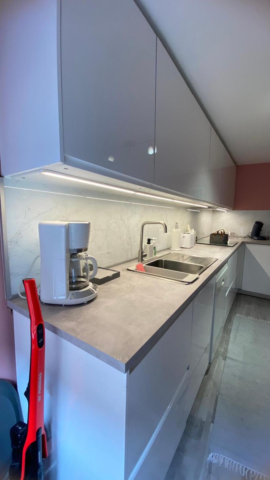 Next2Airport - Appartement House Of Lions Ransart Exterior foto